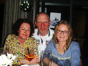 28-Party im Pfelderer Hof.jpg 28-Party im Pfelderer Hof.jpg